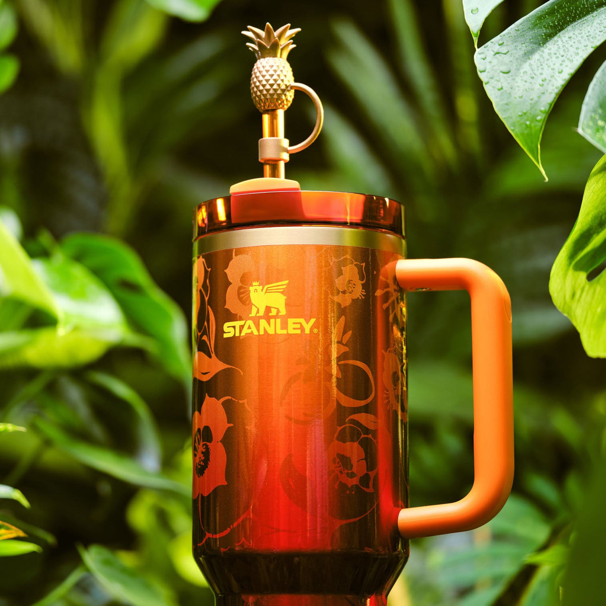 Stanley 1913 x Karol G Quencher® H2.0 FlowState™ Tumbler | 0.89L