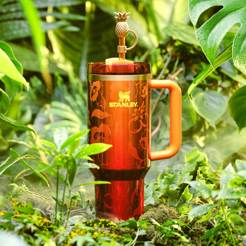 Stanley 1913 x Karol G Quencher® H2.0 FlowState™ Tumbler | 0.89L