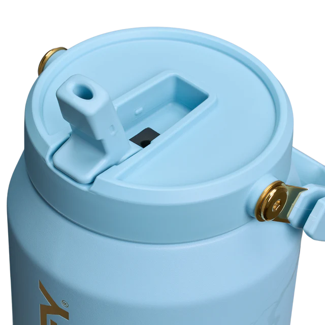 Messi x Stanley 1913 IceFlow™ Flip Straw Jug | 1.9L